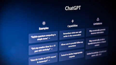 Interfaz de ChatGPT mostrando ejemplos y capacidades en pantalla